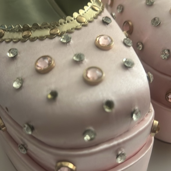 Elegant Pink Embellished Women's Heels - Picture 4 of 9